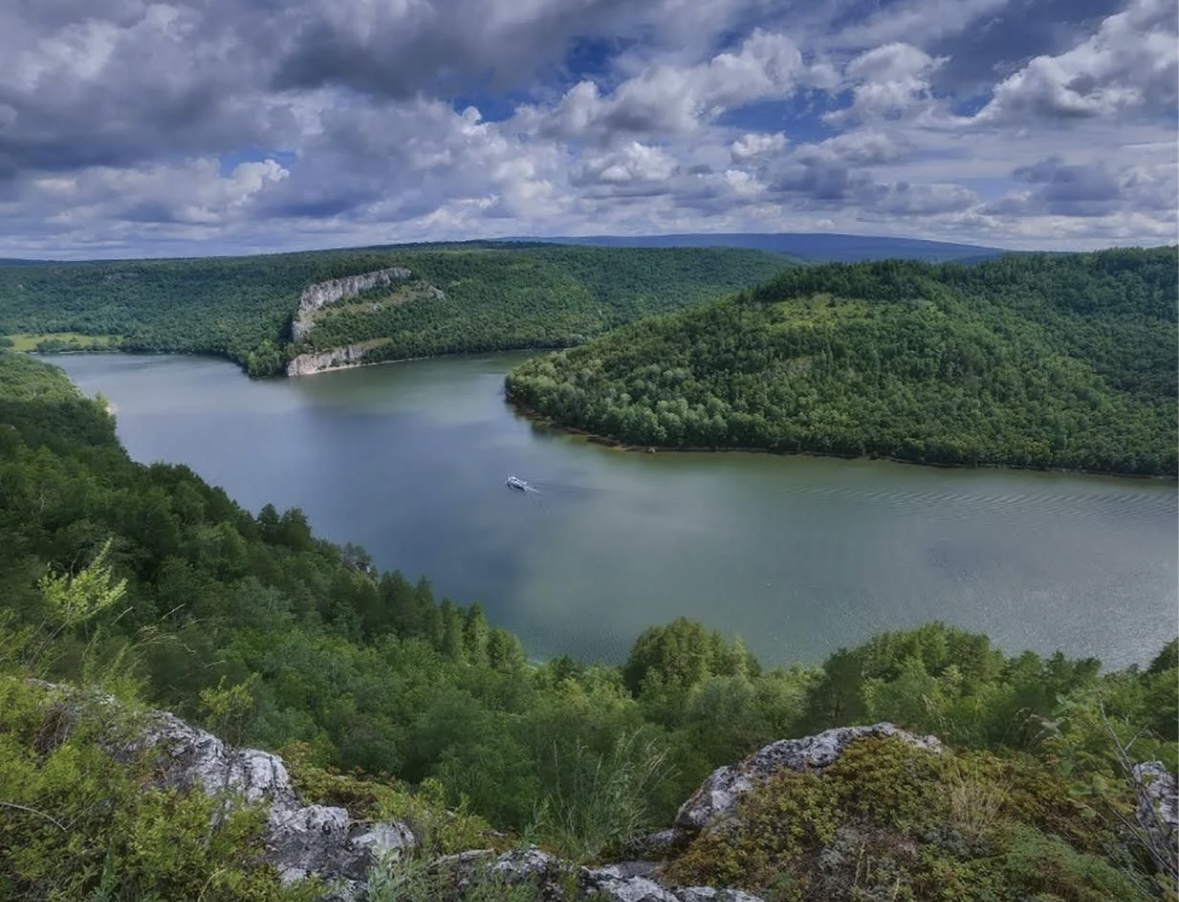 По Нугушскому водохранилищу на моторных лодках - фото 1